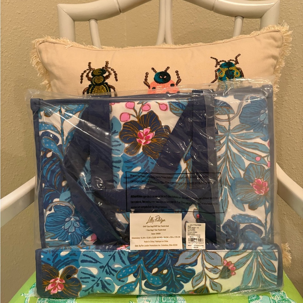 NWT Lilly Pulitzer Blue and Pink Floral Tote